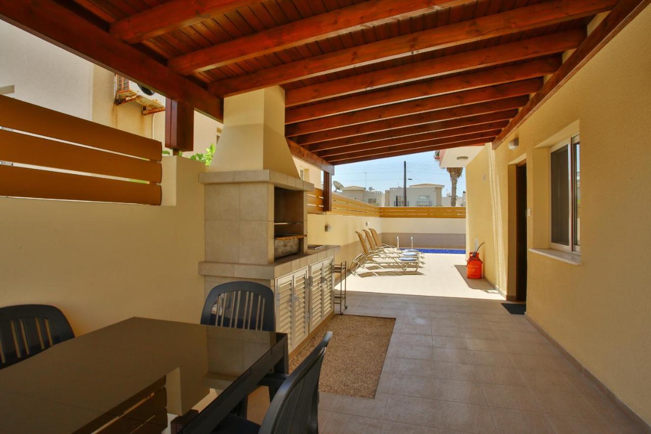 Star House Villa Paphos ภายนอก รูปภาพ