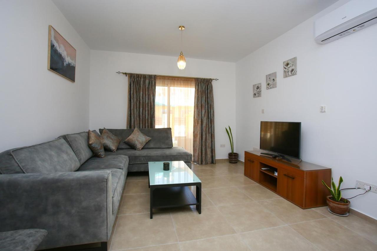 Star House Villa Paphos ภายนอก รูปภาพ