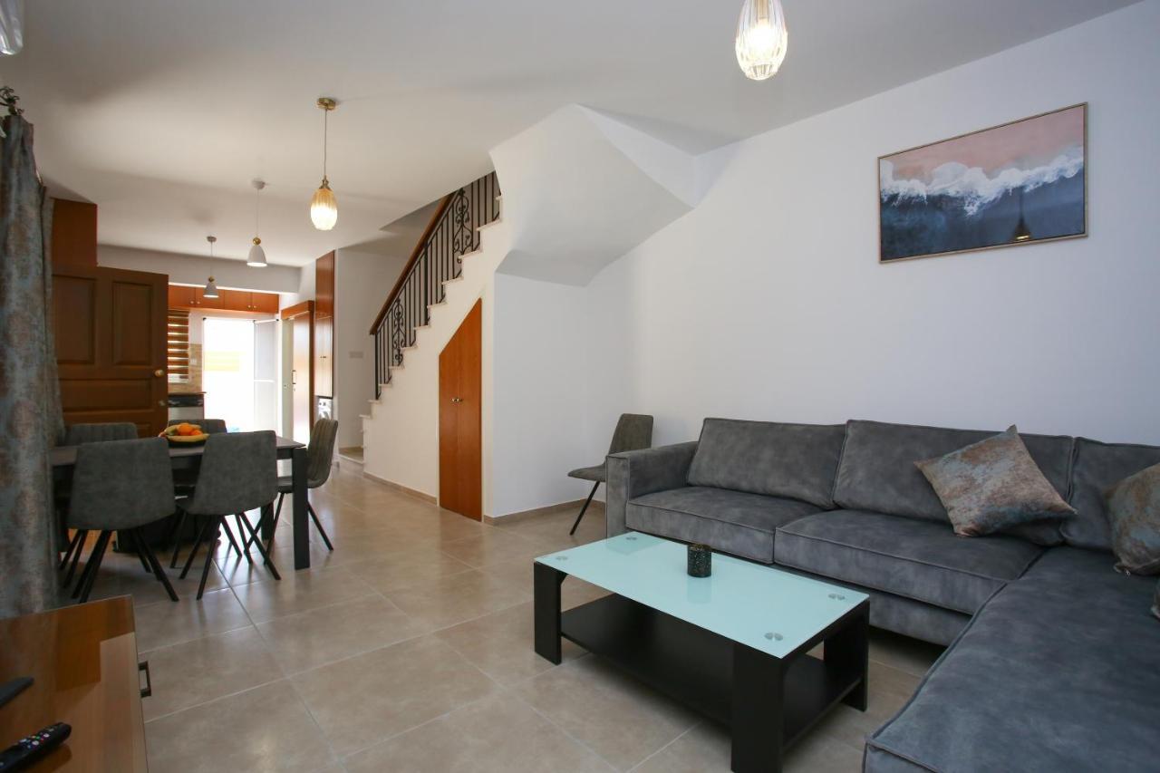 Star House Villa Paphos ภายนอก รูปภาพ