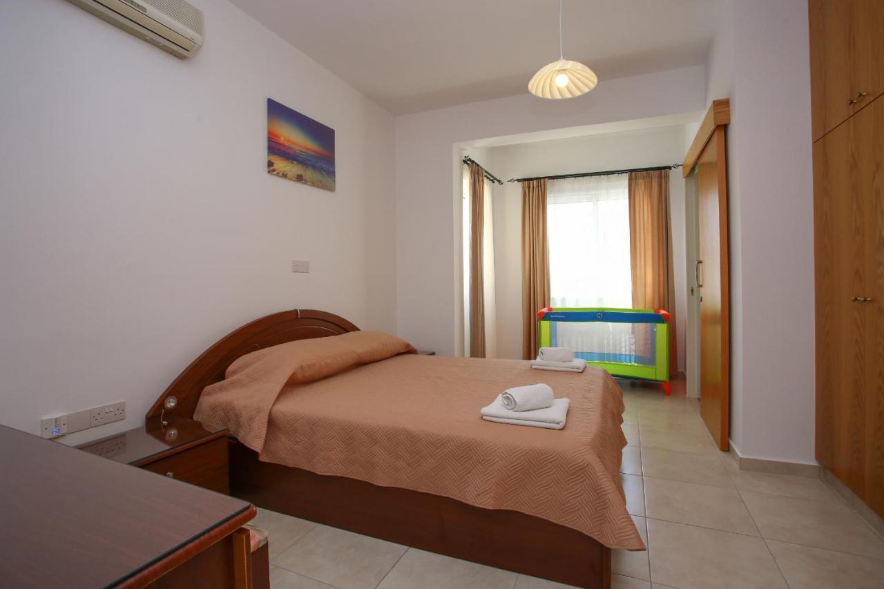 Star House Villa Paphos ภายนอก รูปภาพ