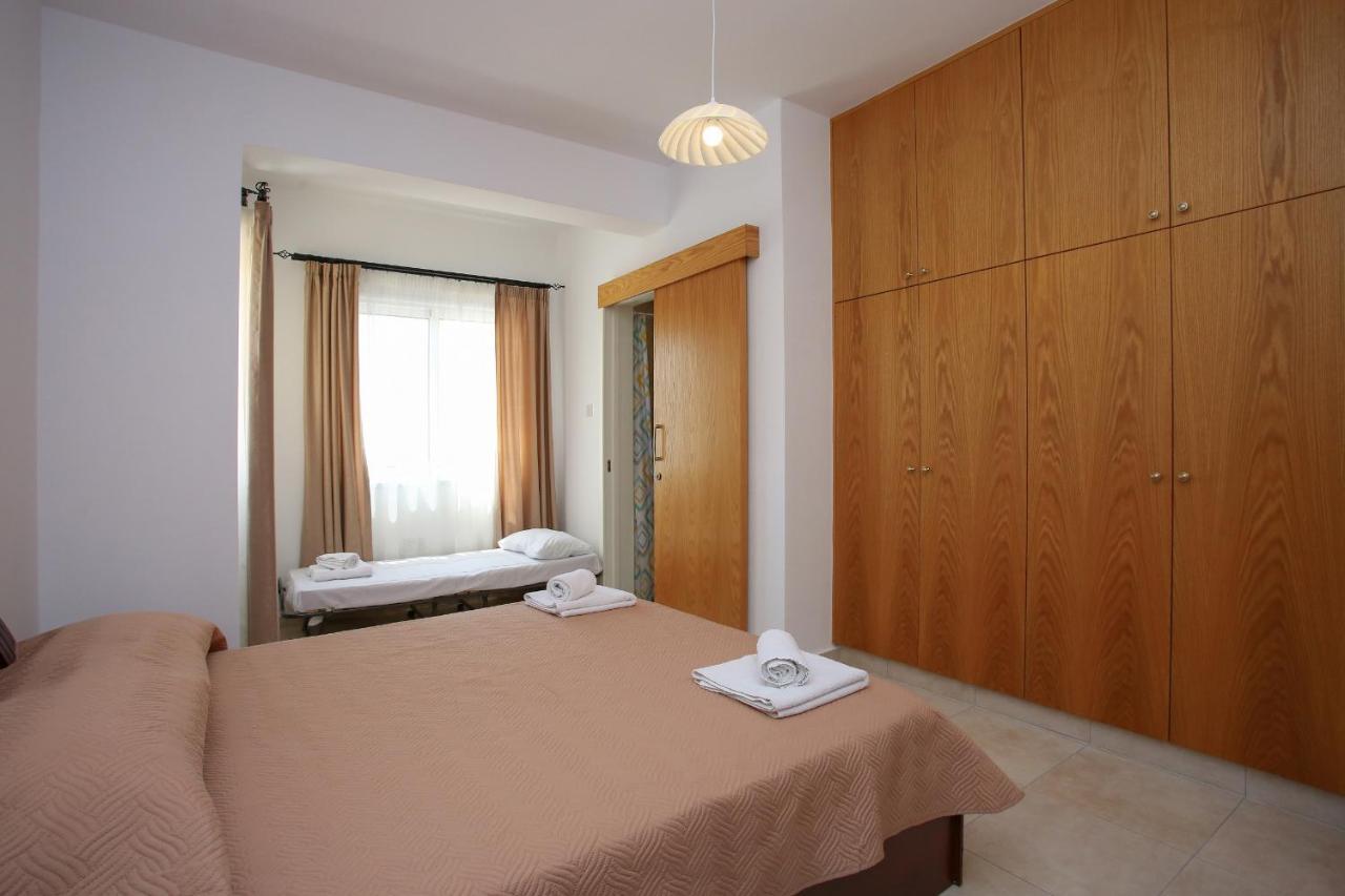 Star House Villa Paphos ภายนอก รูปภาพ