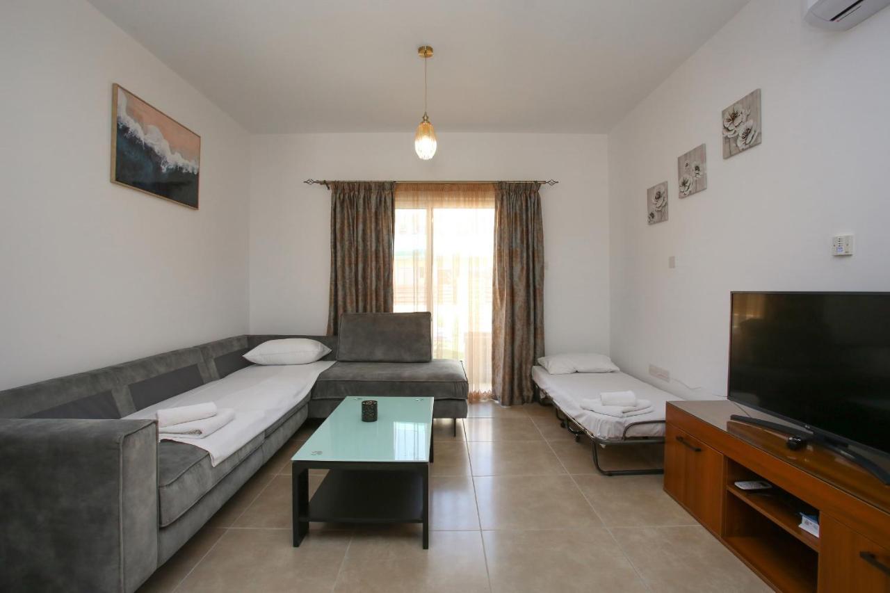 Star House Villa Paphos ภายนอก รูปภาพ
