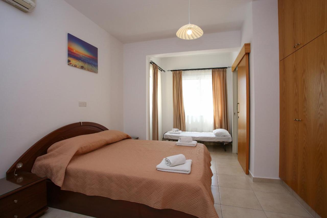 Star House Villa Paphos ภายนอก รูปภาพ