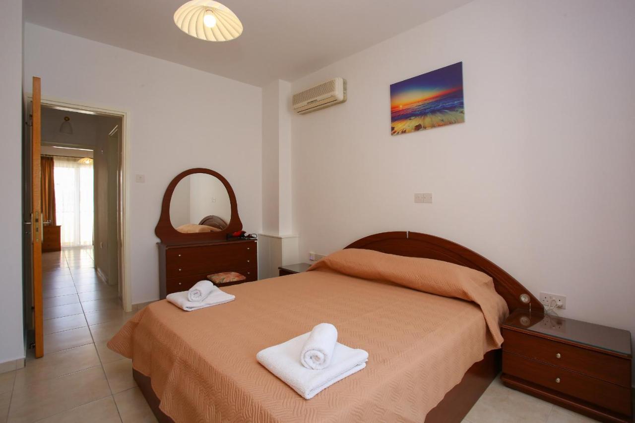 Star House Villa Paphos ภายนอก รูปภาพ